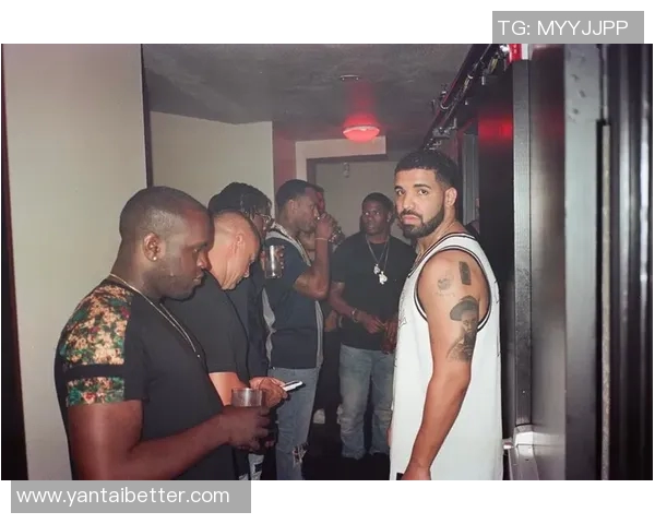 在众多足球明星中独树一帜的他为何选择不纹身的背后故事