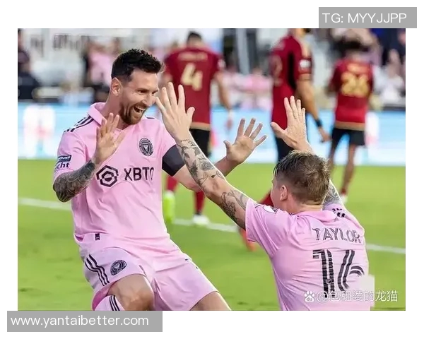 梅西与足球明星的精彩相遇引发全球球迷热议与期待